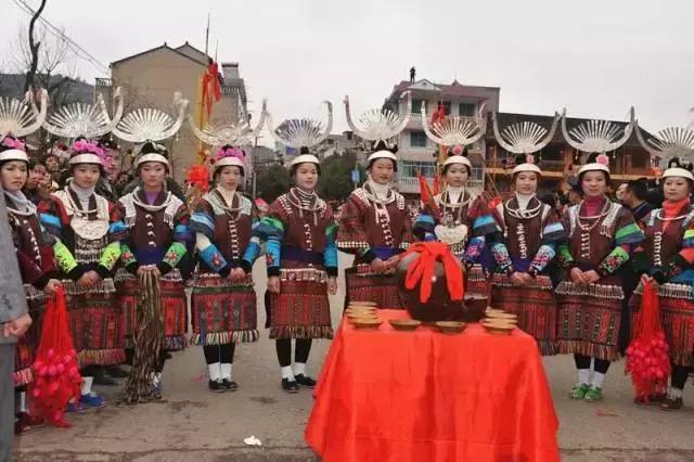 凯里黄平苗族服饰穿戴,凯里苗族服饰大全