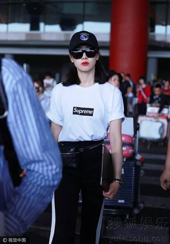 不要瞎跟风，别人背起来时髦的腰包你背上可能会变成售票员大婶！