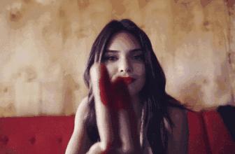 怎么样化妆不卡粉不浮粉不脱妆,减龄妆容的正确化妆方法教程新手