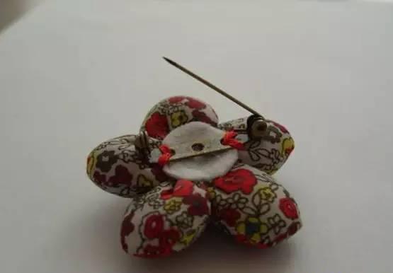 宝宝在哪些情况下不建议穿连帽衫,这些衣服你还敢给宝宝穿吗