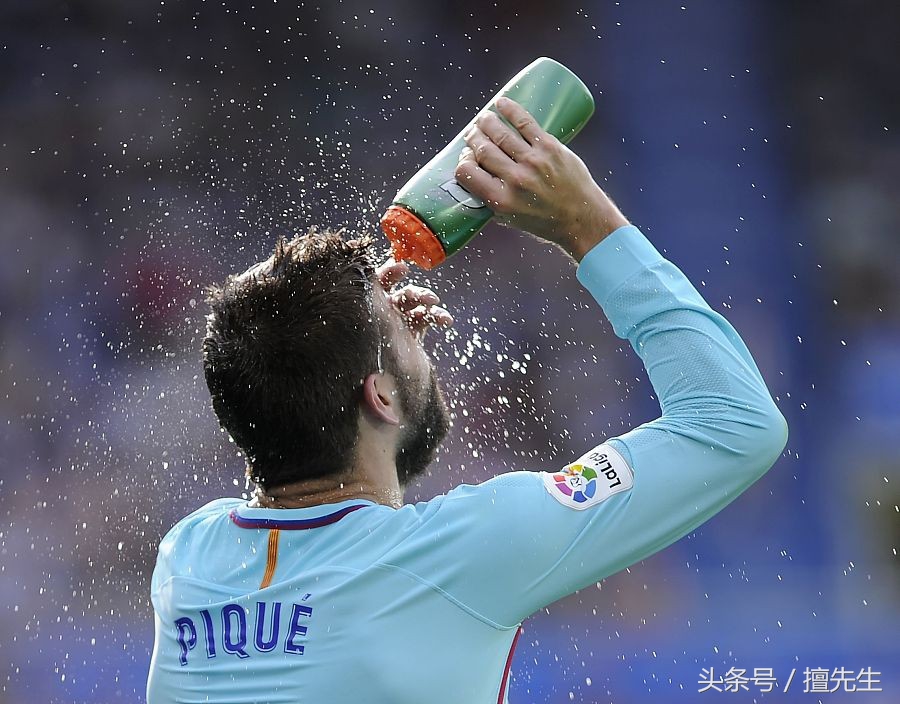 梅西梅开二度后让了几个点球,梅西罚丢点球完整视频