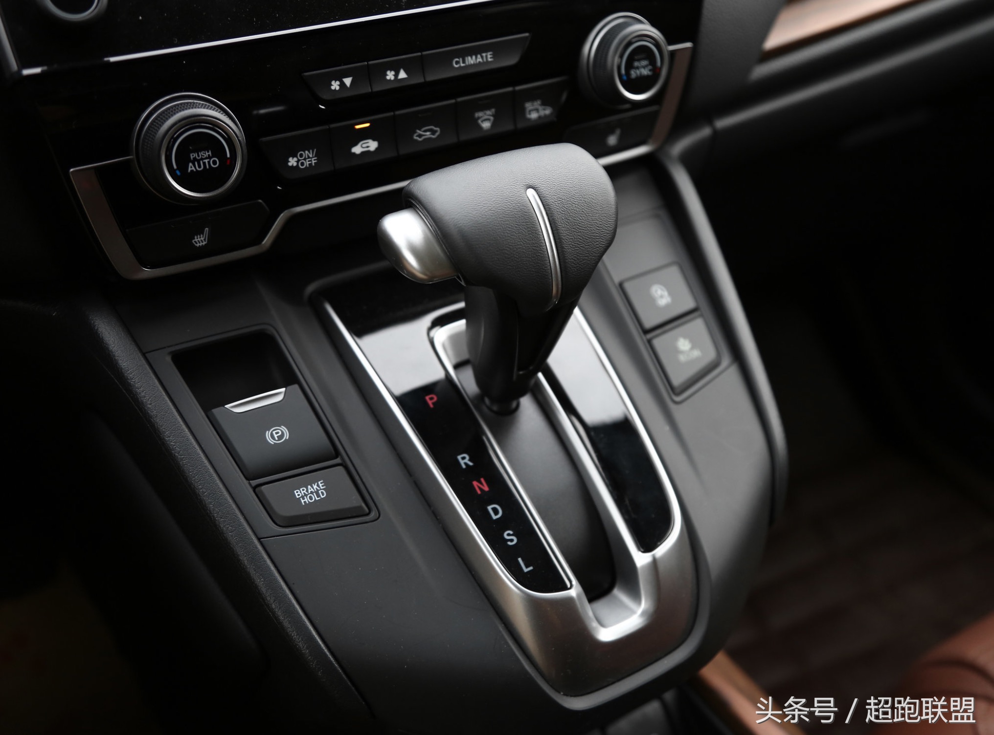 全新本田cr-v舒适版,本田cr-v风尚版对比舒适版