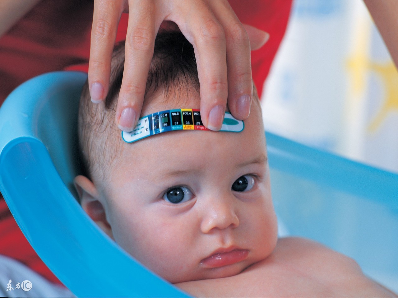 宝宝发烧38度精神又很好怎么回事,持续发烧38度左右不退是什么原因