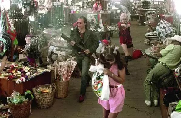 成年人的爱情有浪漫吗,成年人的爱情是怎么开始的