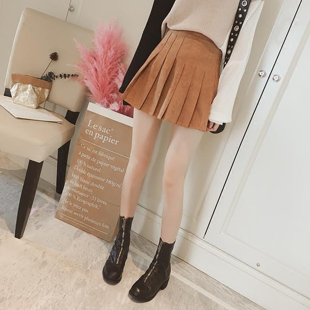 秋季灰色百褶裙怎么搭配好看图片 (2019秋季新款金丝绒百褶裙)