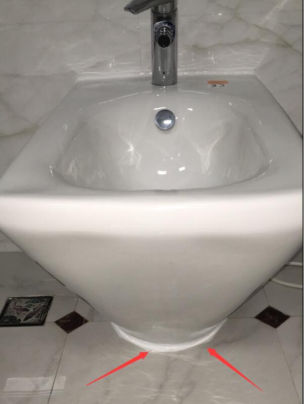 怎么清除装修残留的玻璃胶,装修玻璃胶和密封胶需要准备多少