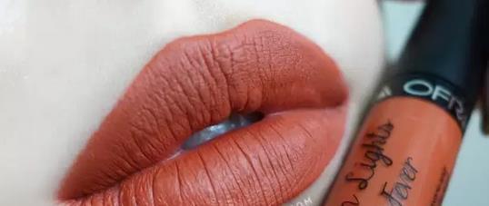 别人涂口红好看自己涂不好看,别人涂口红随便都好看