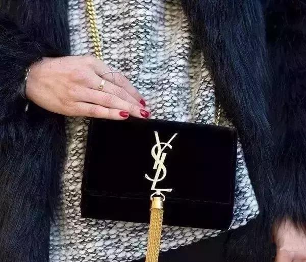 秋冬必入款包包，当然是高贵奢华有内涵的它！