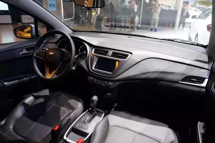 油耗低颜值高动力足空间大的车,4万多代步车配自动挡油耗仅5.3升