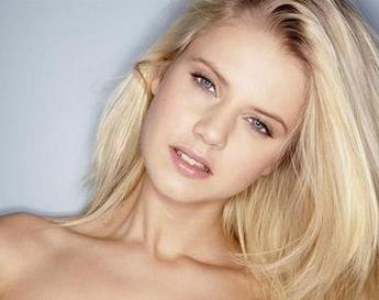 双眼皮手术后悔的经历,双眼皮手术花了一万八