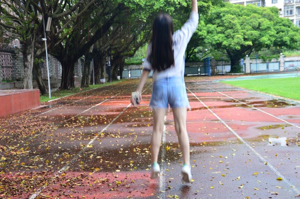 为哈梅斯送上帅气画像的小迷妹Alvin