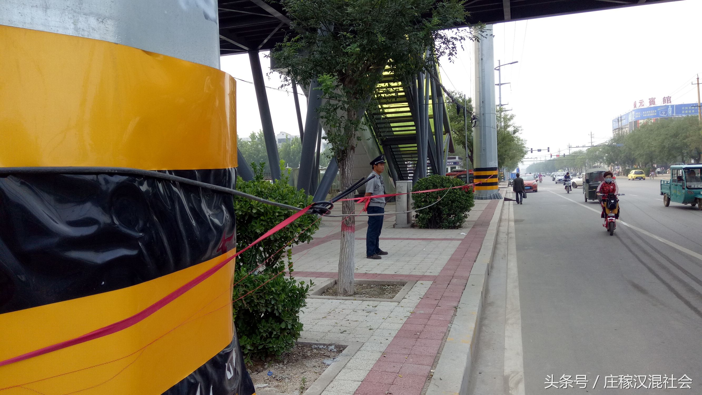 同是栓绳子，同样是增收，虽有异曲同工之妙，却感觉有点别扭呢？