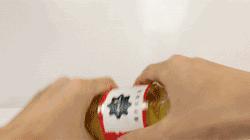 巧开罐头盖,快速开黄桃大罐头的方法