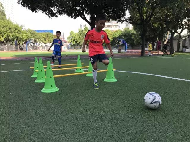 城事|别笑!真人真事!番禺这群学生的体育课是语文老师教的!