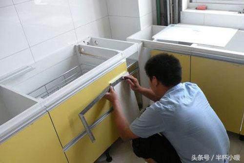 厨房油烟机太高油烟抽不出去,油烟排不出烟怎么回事