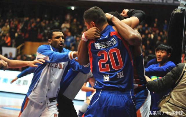 中国篮球斗殴和世界斗殴事件,篮球史上最严重的群殴事件