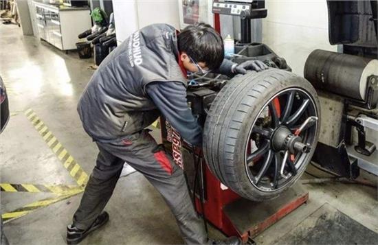 汽车什么情况下做动平衡,汽车换新轮胎需要做动平衡吗