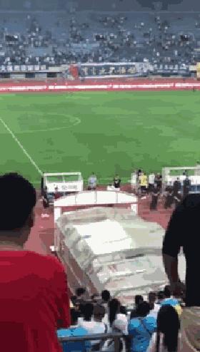 媒体热议国足出线,国足出线惹争议