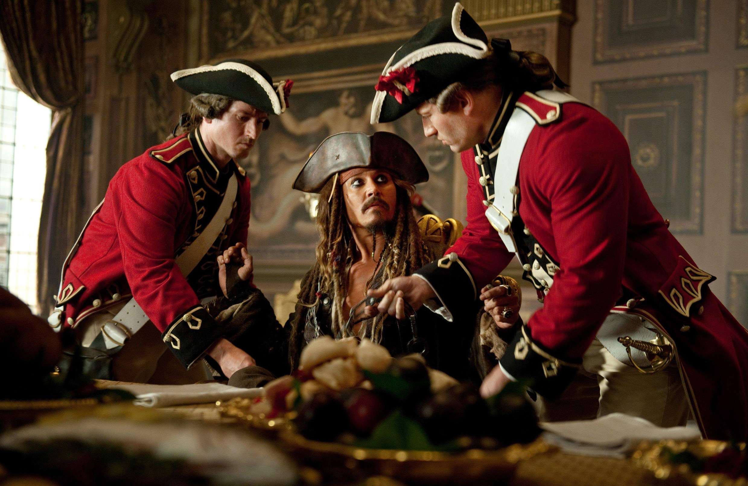 召*女妓**上船,喝纳尔逊的血,这就是英国皇家海军的“光荣”传统?