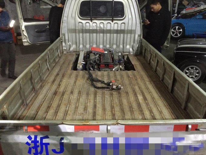 鸥翼门车型,大七座最新款五菱神车