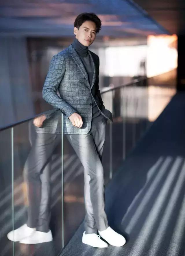 刘雯同款鞋子是什么牌子,刘雯最火的一双鞋