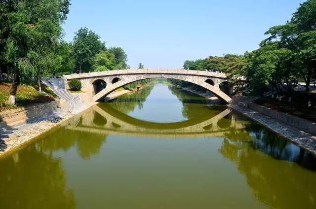 带着老伴穷游,60大叔自驾房车带老伴环游中国