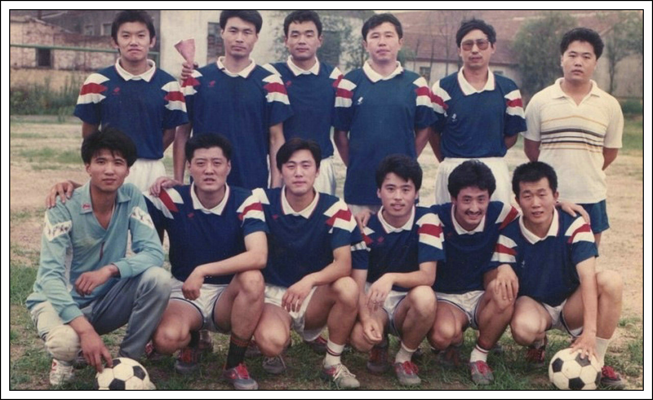 绿茵上追梦,绿茵场上的追梦人