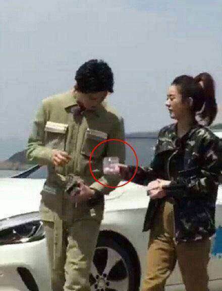 皮毛一体鞋杨幂同款拖鞋,毛阿敏穿拖鞋粤语版