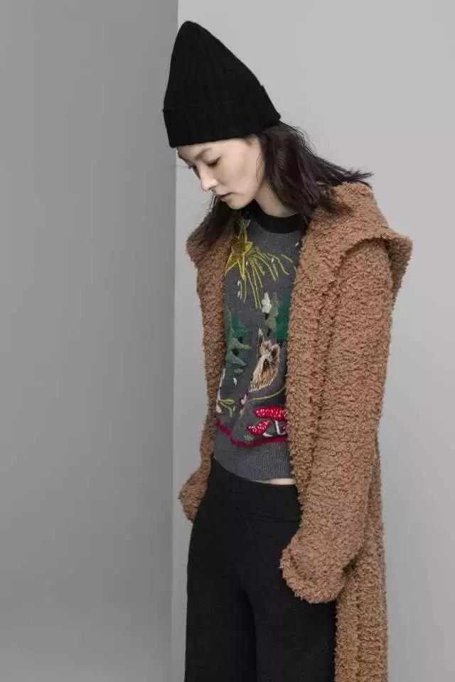 刘雯同款鞋子是什么牌子,刘雯最火的一双鞋