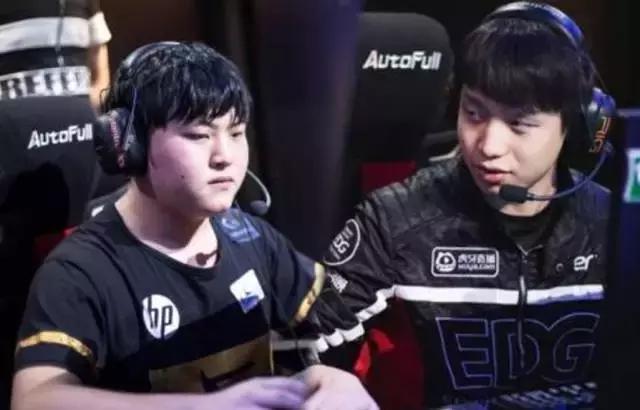 身价突破八位数？五五开：小狗的转会费能组一个队伍