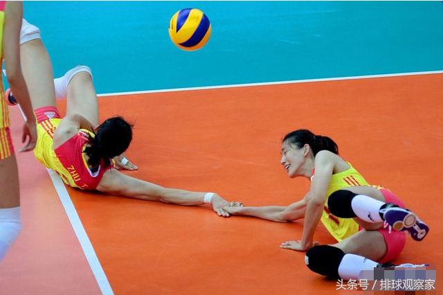 心疼一幕朱婷救球,心疼女排瞬间