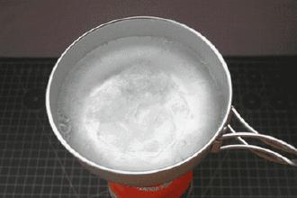 新鞋脚后跟磨脚最好的小窍门,新鞋小脚趾部位磨脚怎么办