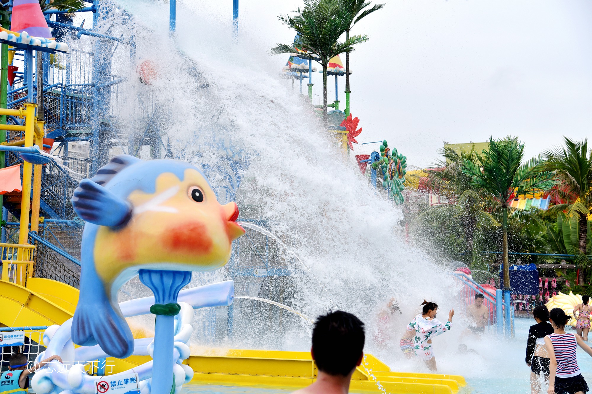 最美的女童海南,最美的小女生去游乐场玩