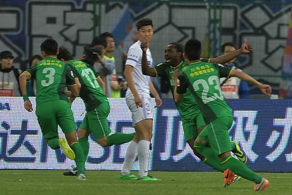 献给男球迷，更献给女球迷——足球场上的臀霸！