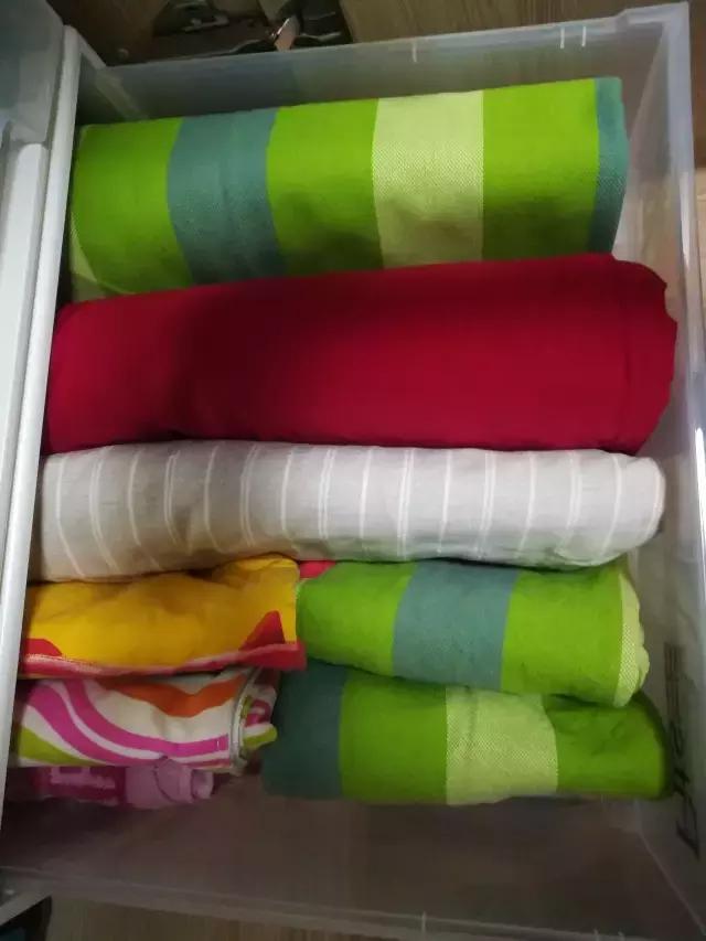 床单被罩四件套整理收纳技巧,如何整理床单被罩节省空间