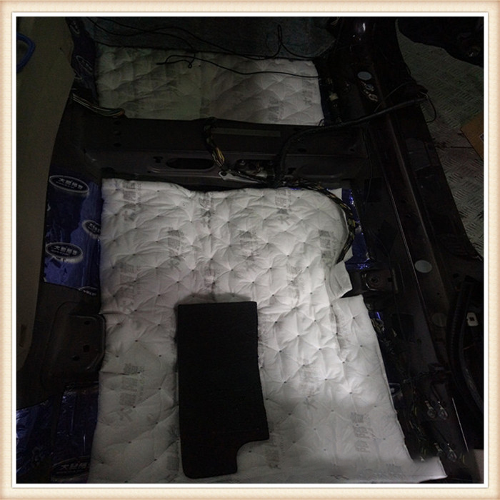 福特福克斯隔音板拆卸教程,福克斯换隔音棉和止震板