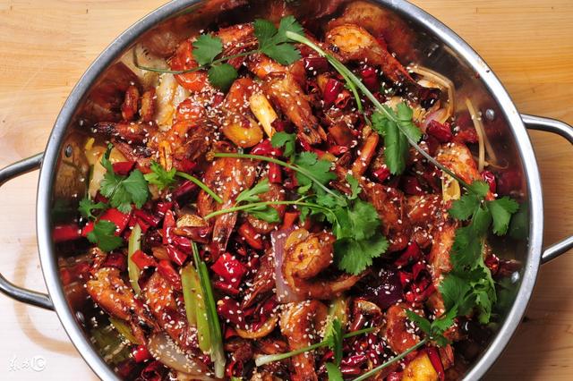 正宗麻辣香锅的油与香辣酱做法,自制麻辣香锅香辣酱绝密配方