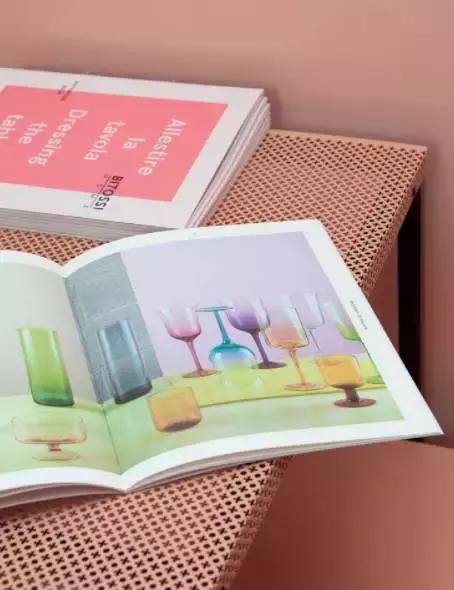 接棒原谅绿，鲑鱼粉怕是下半年最火的颜色！