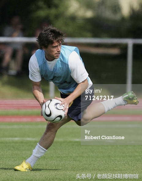 专业的足球鞋有哪几个品牌,曾经的足球鞋知名品牌有哪些