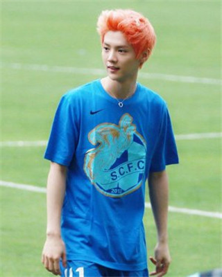 踢足球最帅瞬间,踢足球超帅视频