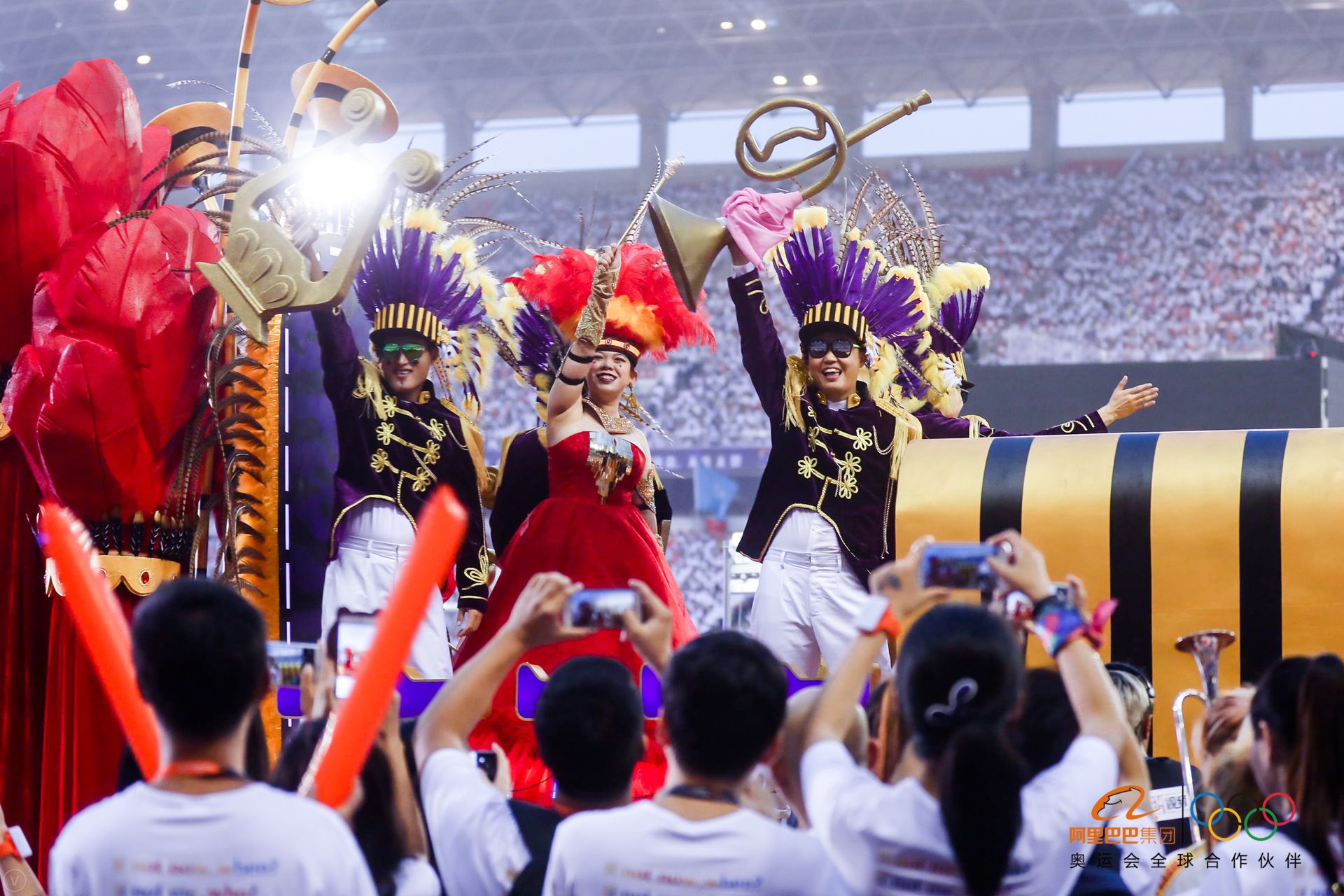 这些高清大图告诉你，今天刷屏朋友圈的阿里年会到底在玩什么？