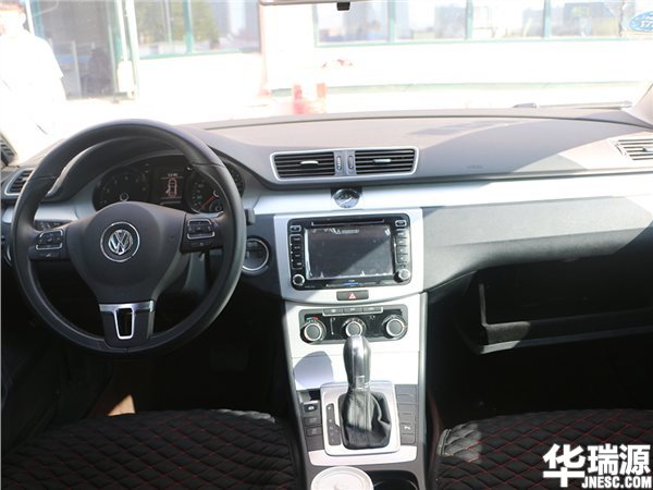 12年白色大众迈腾1.8t二手车价格,二手车评估师的价目表