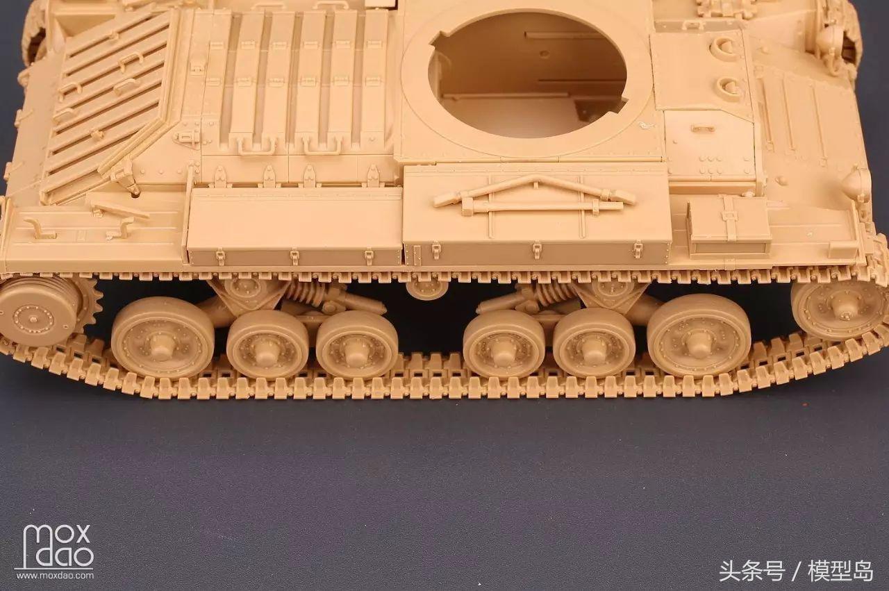 田宫新品35352圣瓦伦丁战车|板件评测