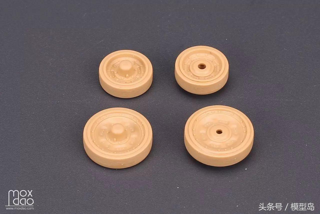 田宫新品35352圣瓦伦丁战车｜板件评测