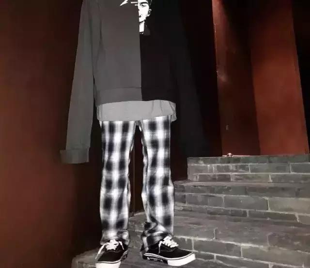 拿出旧格纹衫，秋冬这么搭胜过你买狠货！