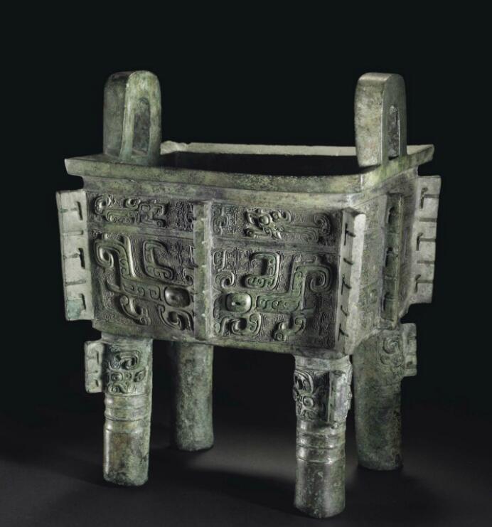 古代青铜方鼎拍卖价值,黑漆古青铜器四足方鼎