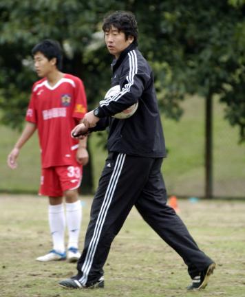 中国足球20年往事：他被教练点名踢假球，时任足协主席这样回忆