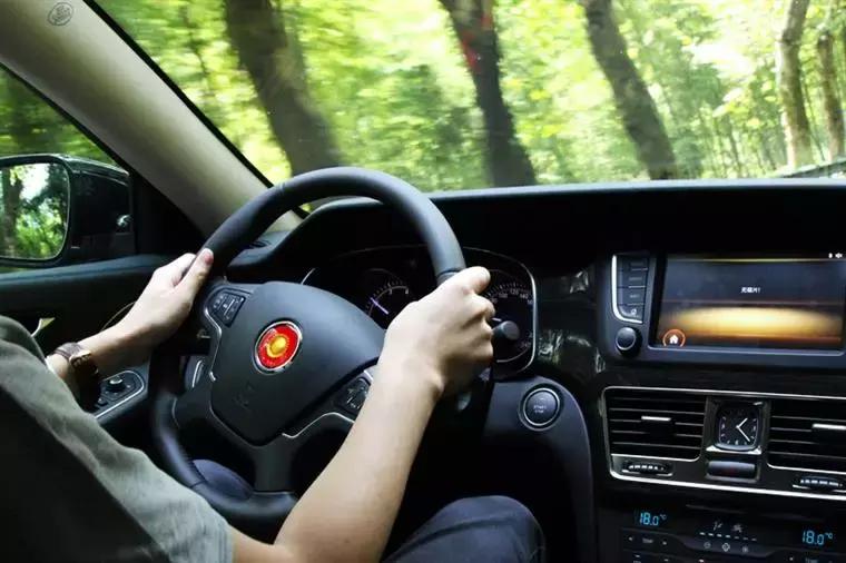 红旗h71.8t试驾,我的中国心叶挺