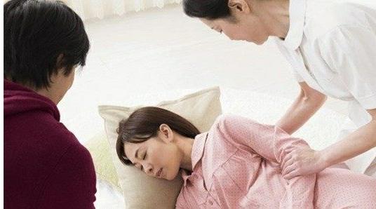 女子腹痛查出宫内宫外,女子腹痛去医院医生一看立马报警