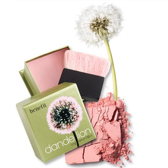 长脸型腮红的涂法图解,腮红是修饰脸型的重要部分